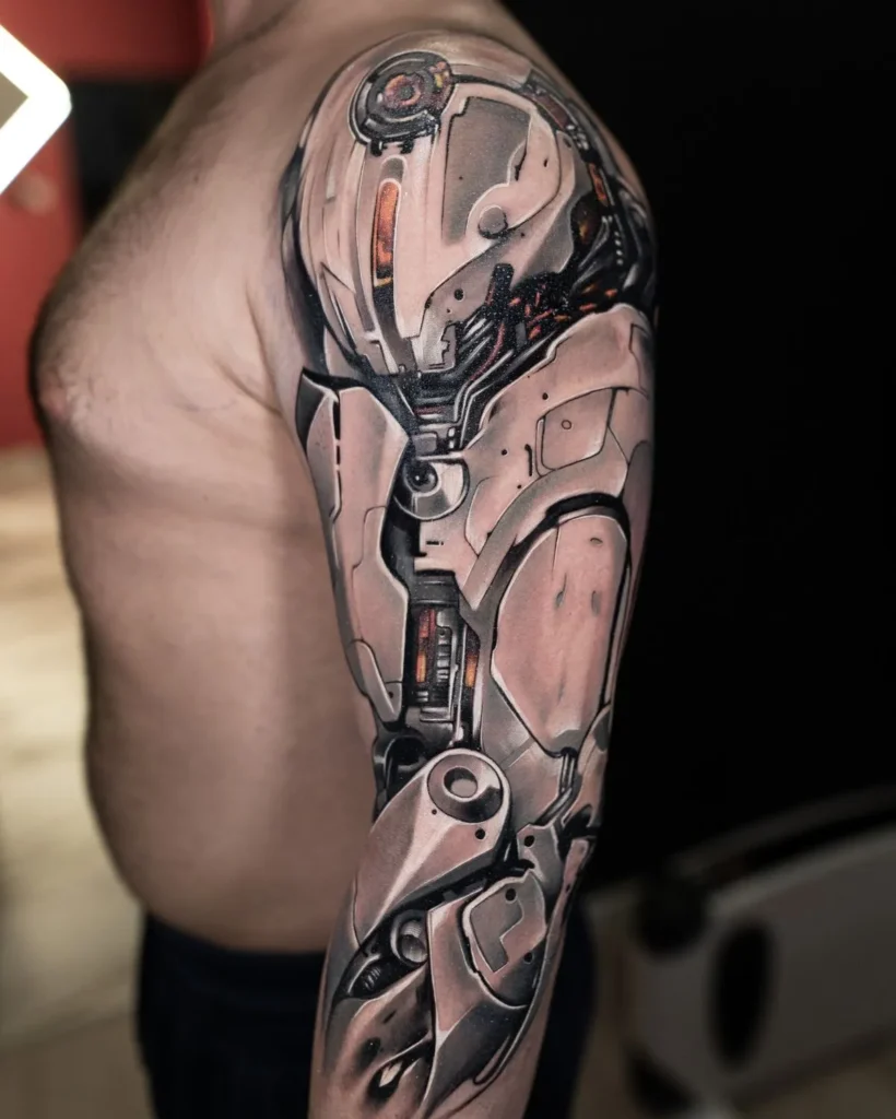Tatouage style biomécanique futuriste sur le bras d'un homme