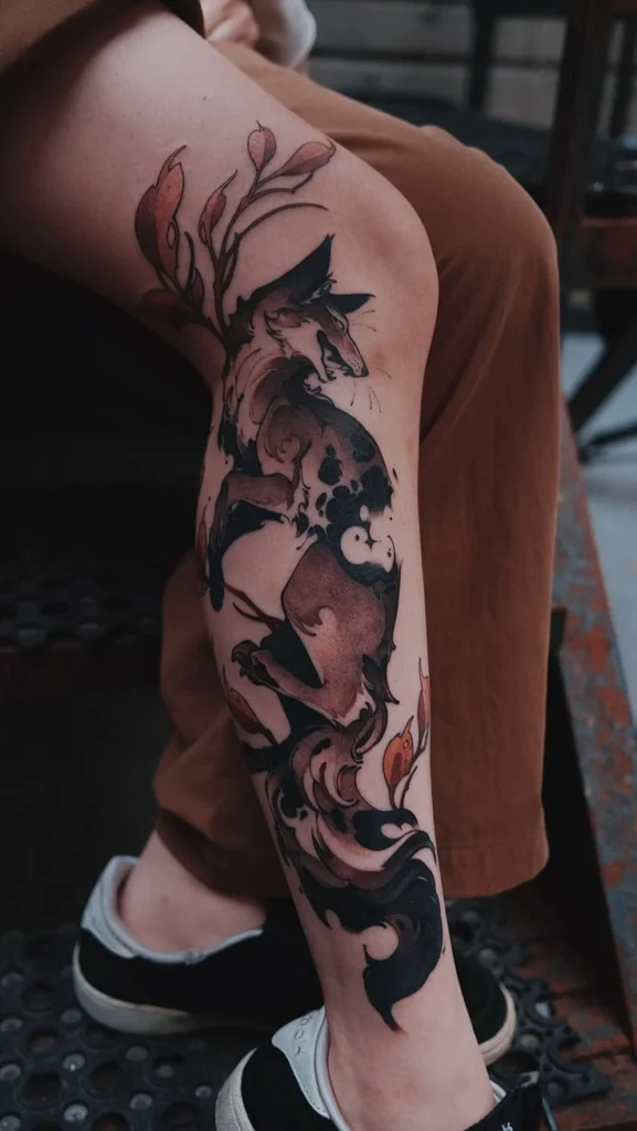 Tatouage renard sur la jambe femme