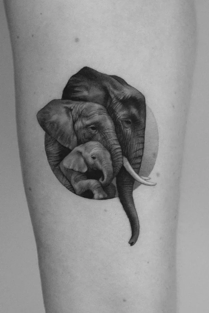 Tatouage d'une famille d'éléphants