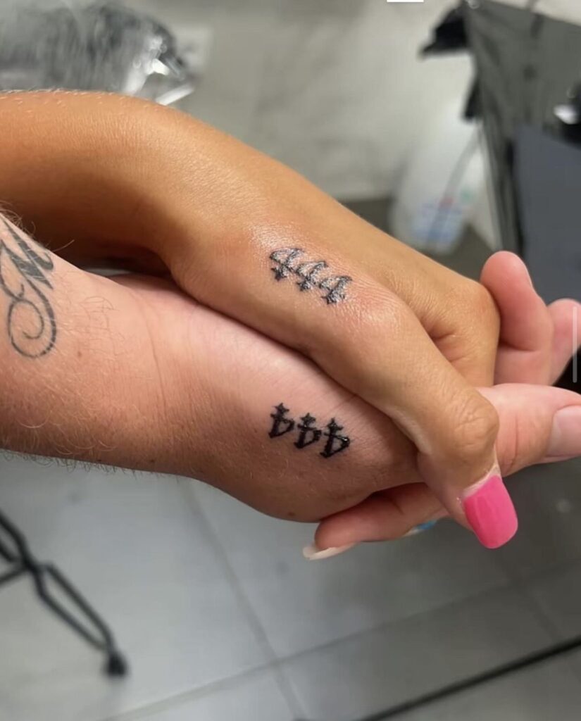 tatouage 444 sur la main