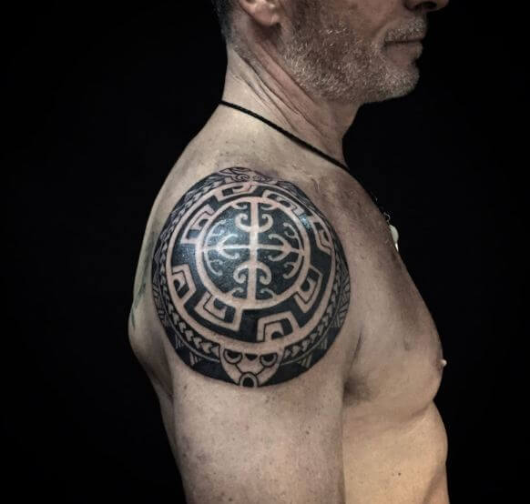 https://wikitattoo.fr/wp-content/uploads/maori-tattoos-on-shoulder.jpg